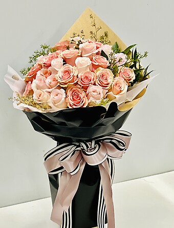 Rosy Pink Wrap bouquet