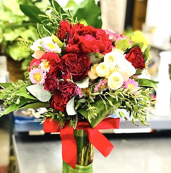 Sweet red floral bouquet