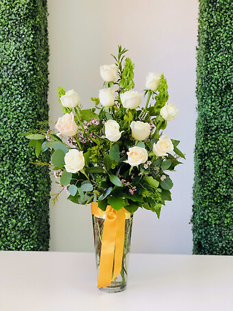 1 Dozen White roses