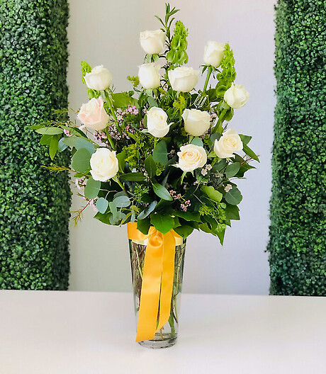 1 Dozen White roses