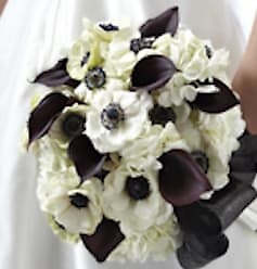 The Chic of White and Black Bridal Bouquet